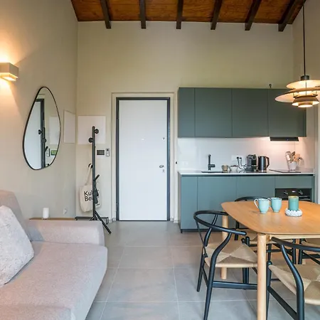 Guesthost - Two-room In With Pool! コモ