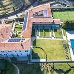 Guesthost - Two-room In With Pool! Como