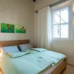 Apartament Guesthost - Two-room In With Pool! Como