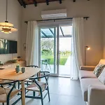 Guesthost - Two-room In With Pool! Apartament *
