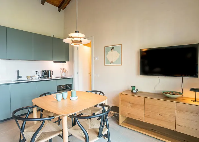 Guesthost - Two-room In With Pool! Appartement *